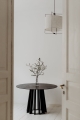 stol-TAVLE-czarny-dab-fornir-okragly-design.jpg